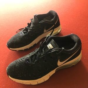 NIKE Cross trainers Men’s 8 or Women’s 9 1/2